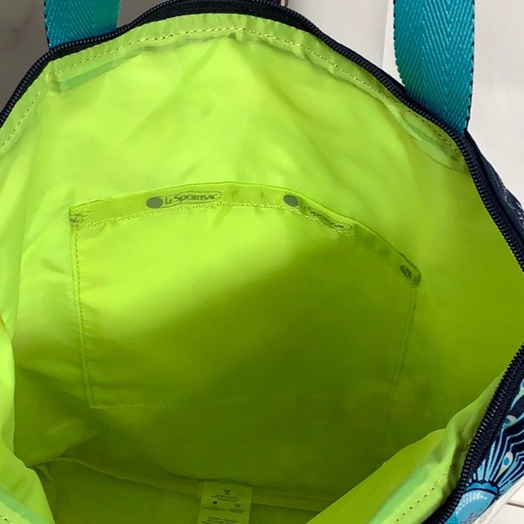 NWT - Lesportsac- Daily Tote - Picture 4 of 4